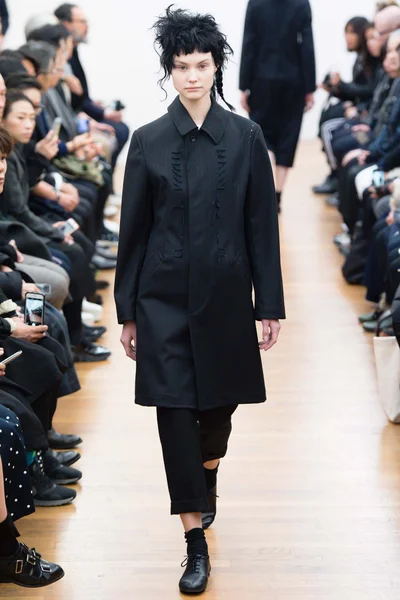 Look 18